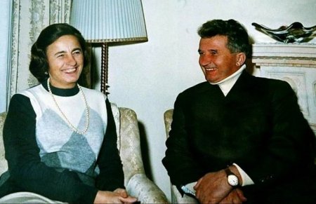 Ion Cristoiu: 21 august 1968 - momentul primului drog consumat de Ceausescu: admiratia mul<span style='background:#EDF514'>TIMI</span>i