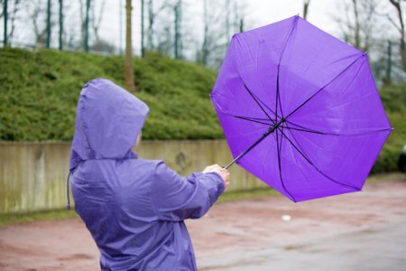 Cod galben de vant puternic in zone montane din trei judete