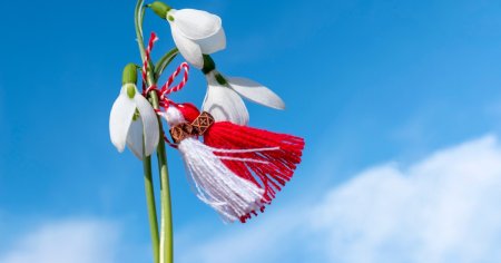 Ce reprezinta <span style='background:#EDF514'>MARTISOR</span>ul, simbolul primaverii de care se leaga un fir rosu si unul alb