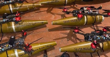 Razboiul dronelor in Ucraina: de la cele tactice Bayraktar, la cele mici de tipul FPV, care sunt acum vedetele. In primele doua luni din 2024, Ucraina a produs aproximativ 200.000 de drone FPV