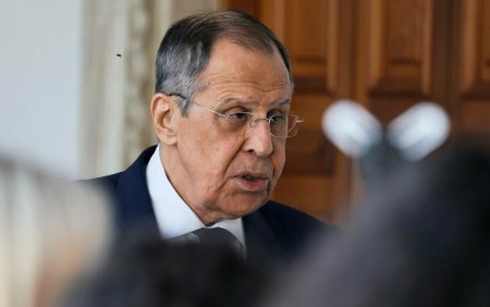 Turcia propune <span style='background:#EDF514'>GAZDUIRE</span>a de noi negocieri de pace ruso-ucrainene. Lavrov promite ca Rusia nu va ataca o alta tara estica