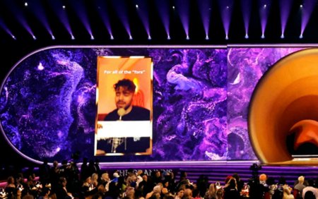 Shervin Hajipour, castigatorul <span style='background:#EDF514'>IRANIAN</span> al premiului Grammy, condamnat la aproape patru ani de inchisoare