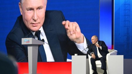 Putin re<span style='background:#EDF514'>AFIR</span>ma ca Rusia nu intentioneaza sa desfasoare arme nucleare spatiale