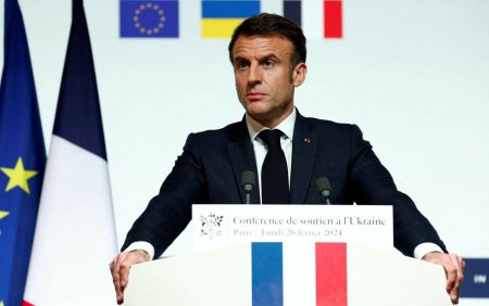 Emmanuel Macron a laudat curajul rusilor care i-au adus un omagiu lui Navalnii