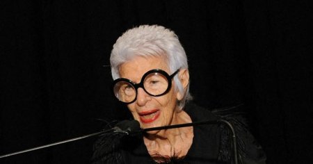 Iris Apfel, supranumita star<span style='background:#EDF514'>LETA</span> geriatrica, un icon al modei new-yorkeze, a murit la 102 ani