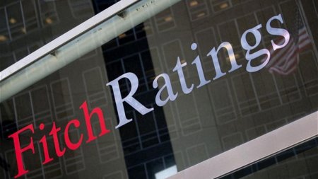 Fitch confirma <span style='background:#EDF514'>RATINGUL</span> de tara al Romaniei la ''BBB minus'' cu perspectiva stabila