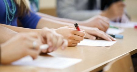 Simularea examenului national de Bacalaureat continua cu probele scrise, in 1.320 de licee