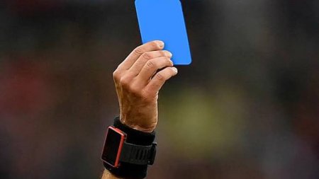 Presedintele FIFA spune ca in fotbal nu va fi introdus cartonasul albastru