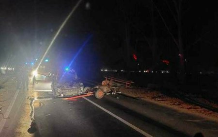 Accident grav pe DN 25. Un barbat si o femeie au fost raniti dupa ce o caruta si o masina s-au izbit violent