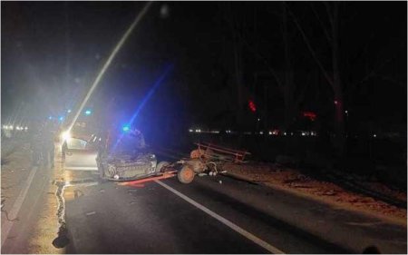 Accident grav, in Galati. Barbat de 31 de ani, ranit dupa ce <span style='background:#EDF514'>CARUTA</span> in care se afla s-a izbit violent cu o masina. O femeie din autoturism, preluata de medici