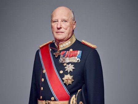 Regele Norvegiei s-a imbolnavit in Malaezia. I-a fost montat un stimulator cardiac temporar
