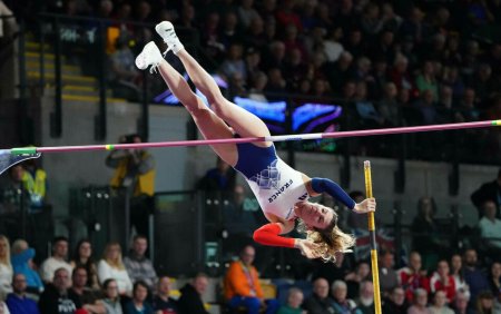 Accidentare groaznica la Campionatele Mondiale in sala de la <span style='background:#EDF514'>GLASGOW</span>. Atleta Margot Chevrier a fost dusa la spital VIDEO