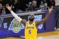 <span style='background:#EDF514'>LEBRON</span> James, primul jucator care inscrie 40.000 de puncte in NBA