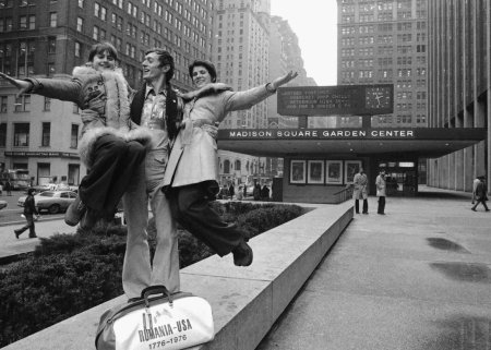 Imagine de colectie cu Nadia Comaneci realizata cu cateva luni inainte de Jocurile Olimpice de la Montreal din 1976