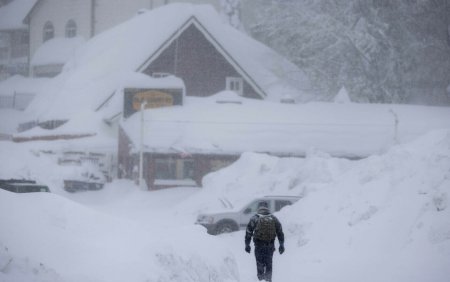 Viscolul a maturat California si Nevada. Au fost inregistrate vanturi de 305 km/h