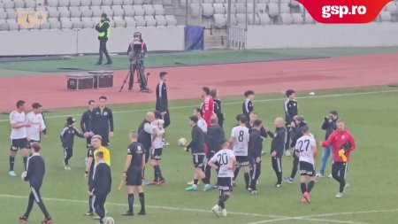 U Cluj - FC Botosani 1-0 » La finalul partidei, jucatorii echipei U Cluj au cantat cu entuziasm in fata galeriei