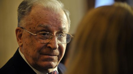 Reactia lui Ion Iliescu la glumele pe seama varstei sale: "Pe unele le apreciez, atata timp cat sunt inteligente"