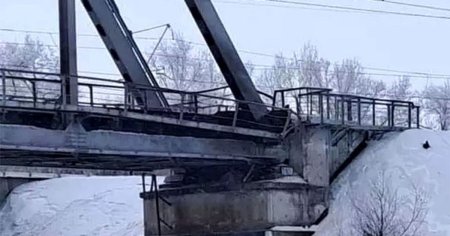 Serviciul ucrainean de informatii militare confirma avarierea unui pod feroviar din regiunea <span style='background:#EDF514'>SAMARA</span>