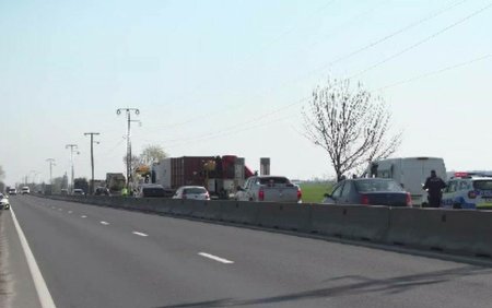 Noi detalii despre accidentul in care au fost implicate vehicule NATO. Doi dintre soferi, militari straini, au fost amendati