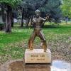 <span style='background:#EDF514'>STATUIA</span> lui Bruce Lee a disparut dintr-un parc din Mostar, Bosnia-Hertegovina
