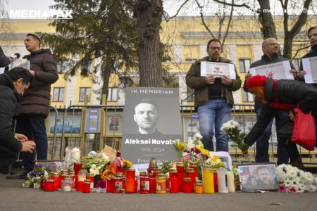 Peste 2.200 de oameni au semnat pentru redenumirea strazii Tuberozelor in strada Alexei Navalnii