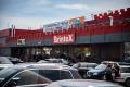 Retailerul Supermarket La Cocos se extinde cu un magazin de 10.000 mp in Brasov, al treilea oras din tara in care reteaua este prezenta, si anunta inca cinci noi deschideri de hipermarketuri de mari dimensiuni in perioada 2024-2025