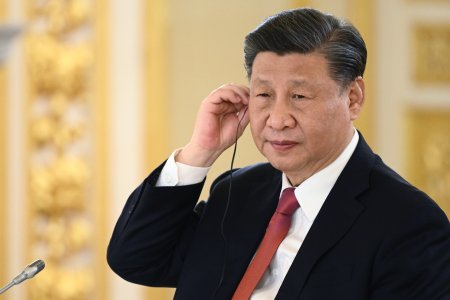 China isi stabileste un obiectiv "ambitios" de crestere de 5% si semnaleaza riscurile pentru economie. Premierul Li Qiang promite sa rezolve criza imobiliara, datoria locala ridicata si deflatia persistenta