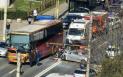 Accident intre un autobuz de scoala, o autoutilitara si doua autoturisme, in Cluj. Doua persoane au ajuns la spital