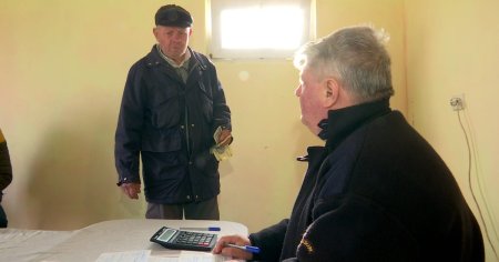 Solutia gasita de un edil din Gorj pentru a creste incasarile la bugetul local: taxe si impozite platite la birtul din sat