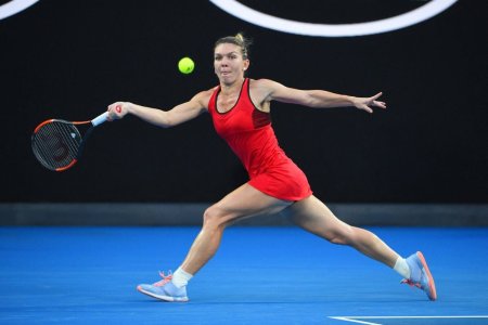 Victor <span style='background:#EDF514'>HANESCU</span>, reactie dupa ce Simona Halep a primit verdictul de la TAS: Sigur va reveni in curand