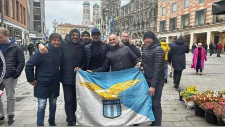 Tifosii lui <span style='background:#EDF514'>LAZIO</span> au cantat cu Stefan Radu intr-o faimoasa berarie din Munchen. Unii dintre ei au scandat si lozinci fasciste si au facut salutul nazist