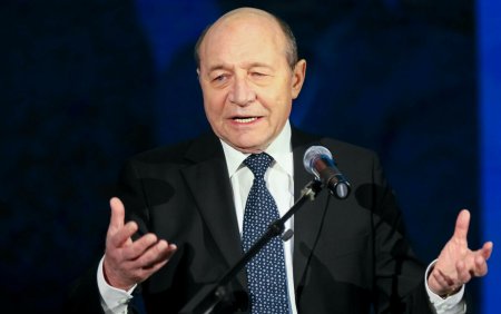 Basescu sustine reintroducerea stagiului militar obligatoriu: Pana se mobilizeaza NATO, trebuie sa ai o armata ca sa rezisti