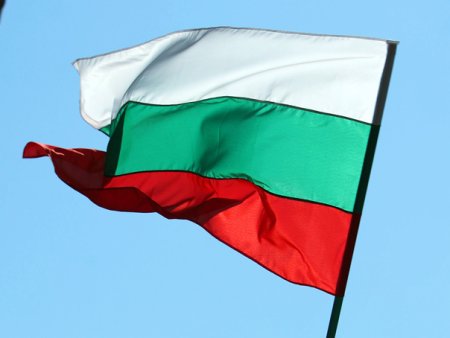 Bulgaria se alatura blocadei impotriva petrolului rusesc si viseaza sa devina hub energetic al Balcanilor si Europei de Est mizand pe gaze azere si GNL