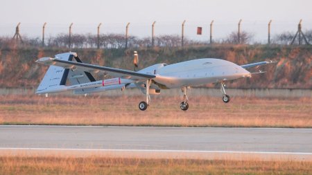 <span style='background:#EDF514'>ARMATA ROMANA</span> infiinteaza un batalion de drone militare Bayraktar