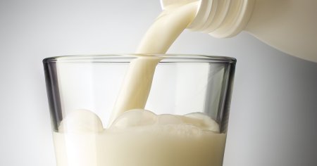 Ajuta sau nu laptele la un somn mai bun? Provoaca inflamatii? Contine antibiotice? Ce spun nutritionistii