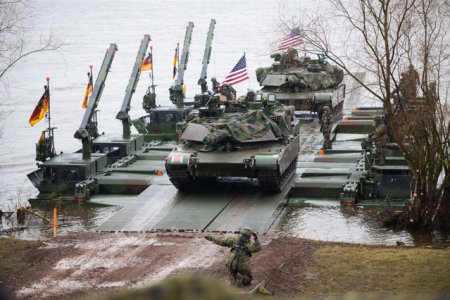 Trupele NATO se apropie de Rusia, au trecut <span style='background:#EDF514'>FLUVIU</span>l Vistula din Polonia, in cadrul exercitiului Steadfast Defender 24