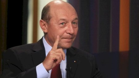 Spectacol de umor involuntar: Traian <span style='background:#EDF514'>BASESCU</span> si versiunea sa despre serviciile secrete