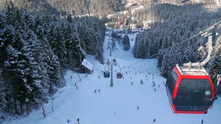 Cinci turisti ramasi blocati in telecabina de la Balea Lac. Salvamontistii intervin de urgenta