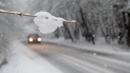 Vremea se schimba radical in urmatoarea perioada! Ploi, lapovita si ninsori pentru toata tara.