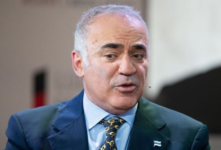 Garry Kasparov a fost trecut pe lista teroristilor si extremistilor din Rusia