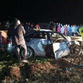 Accident grav in Giurgiu. O tanara a murit si alte trei persoane au fost ranite, in urma unei coliziuni intre un TIR, o masina si o caruta