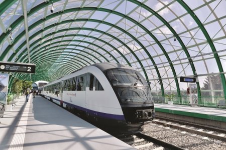 Linia de tren care leaga Gara de Nord de <span style='background:#EDF514'>AEROPORTUL HENRI COANDA</span> a ajuns anul trecut la 1,2 milioane de pasageri, care reprezinta 8% din traficul de pe Otopeni