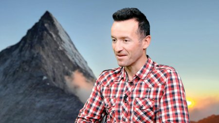 Afaceri de la Zero. Teo Vlad merge pe munte si practica alpinism din perioada liceului, iar in urma cu cinci ani a facut din aceasta pasiune un business si a dus in drumetii sute de persoane prin proiectul Teo Vlad Climb Adventure