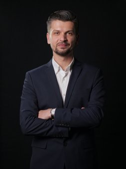 Alin Latu, Country Manager <span style='background:#EDF514'>IBANFIRST</span> Romania: Volatilitatea crescuta de pe piata valutara a determinat o crestere de 97% a cererii de servicii de hedging in 2023, companiilor romanesti fiind tot mai atente la gestionarea riscurilor financiare