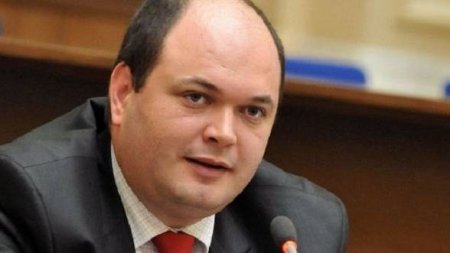 CONFERINTA NEWS.RO - Ionut Dumitru, economist sef Raiffeisen Bank: Avem combustibil pentru cresterea economica / Problema este ca avem deficite foarte mari care nu vor fi tolerate la nesfarsit de pietele financiare