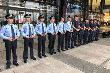 Ofiterii de politie <span style='background:#EDF514'>MAGHIARI</span> si cei chinezi vor desfasura patrulari comune in orasele ungare pentru mentinerea securitatii interne si a ordinii publice