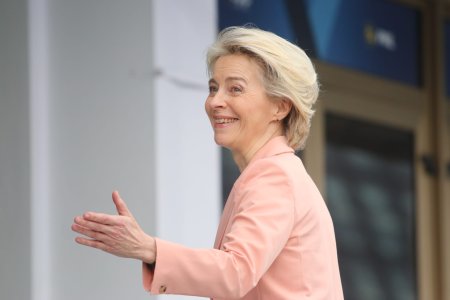 Ursula von der Leyen, desemnata <span style='background:#EDF514'>CANDIDATA</span> popularilor europeni pentru un nou mandat la sefia executivului comunitar