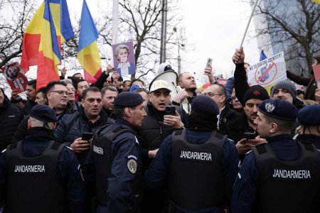 <span style='background:#EDF514'>SEFUL POLITIEI</span> de la Chisinau: Am oprit oamenii trimisi de Sor la protestele AUR de la Bucuresti. Cati bani a promis oligarhul prorus protestatarilor