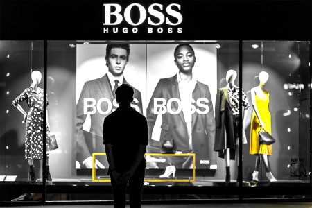 Actiunile Hugo Boss au scazut cu 12% dupa ce compania a anuntat o potentiala incetinere a vanzarilor. 