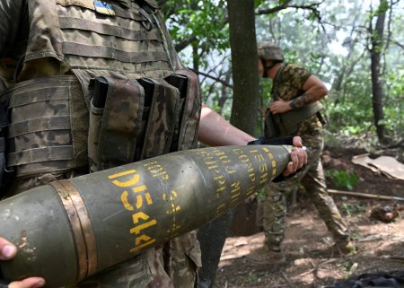 Cehia anunta ca a strans banii necesari pentru achizitia a 800.000 de obuze destinate armatei ucrainene